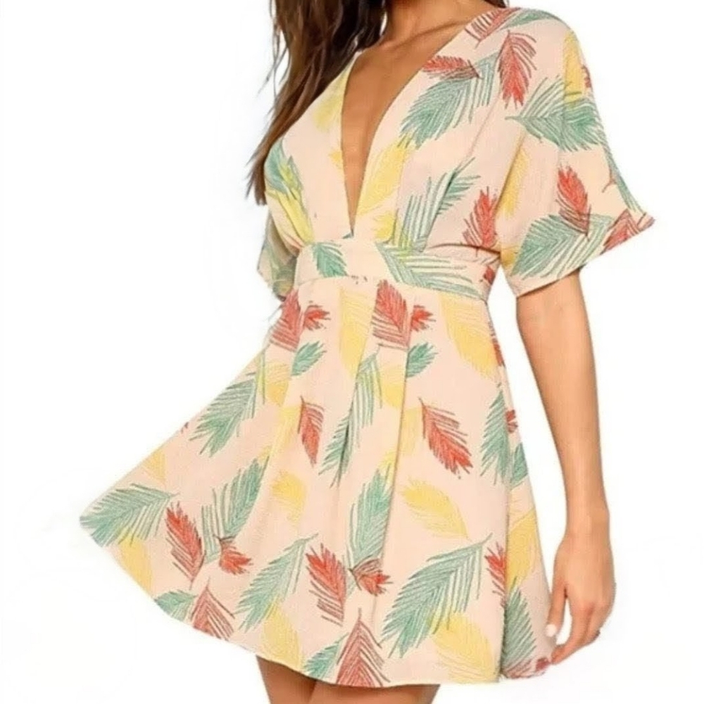Women's Tropical Palm Leaf Print Peach Mini Dress with Plunging Neckline(Size M)